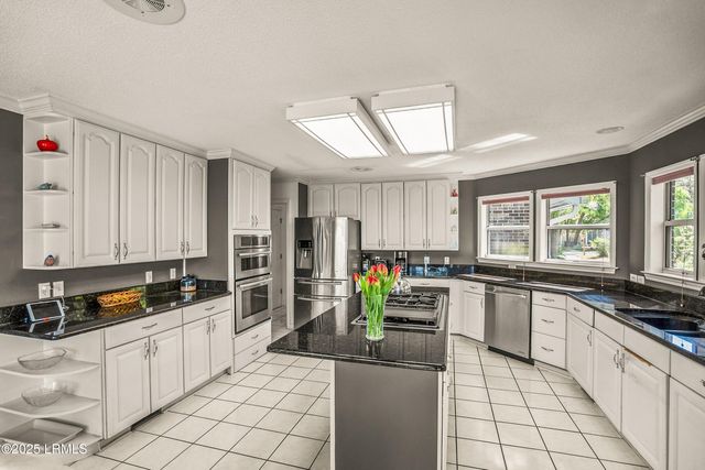 23 Tuscarora Avenue, Beaufort, SC 29907