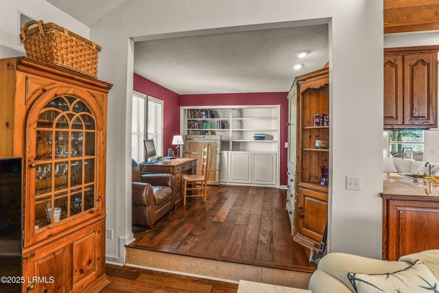 23 Tuscarora Avenue, Beaufort, SC 29907