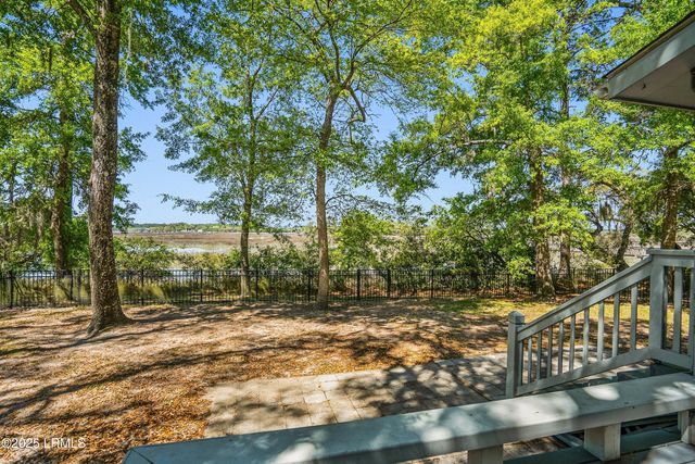 23 Tuscarora Avenue, Beaufort, SC 29907