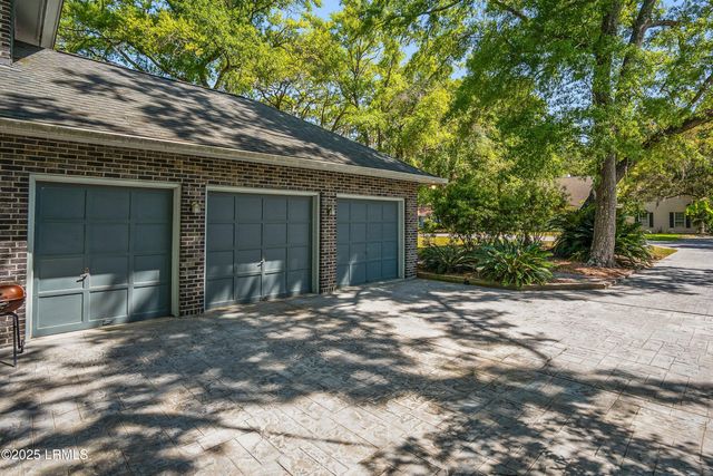 23 Tuscarora Avenue, Beaufort, SC 29907