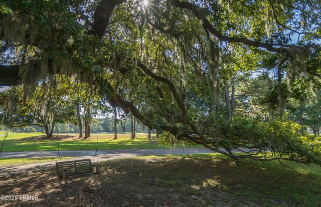 23 Tuscarora Avenue, Beaufort, SC 29907