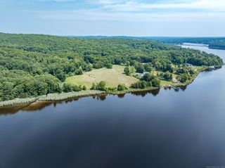 17B Massapeag Point Road, Montville, CT 06382