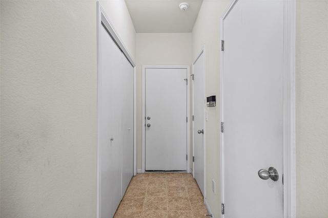 250 Twisted Oaks LN, Buda, TX 78610