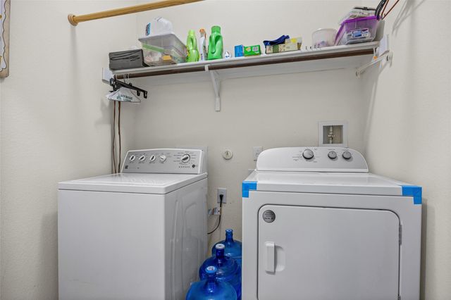 250 Twisted Oaks LN, Buda, TX 78610