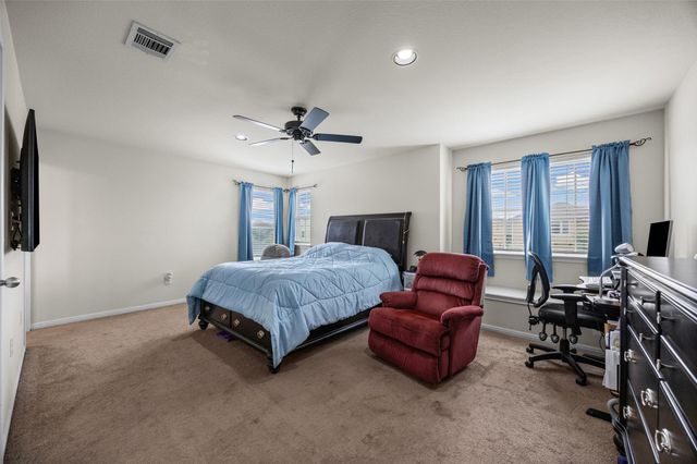 250 Twisted Oaks LN, Buda, TX 78610