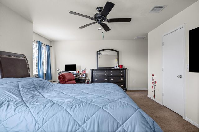 250 Twisted Oaks LN, Buda, TX 78610