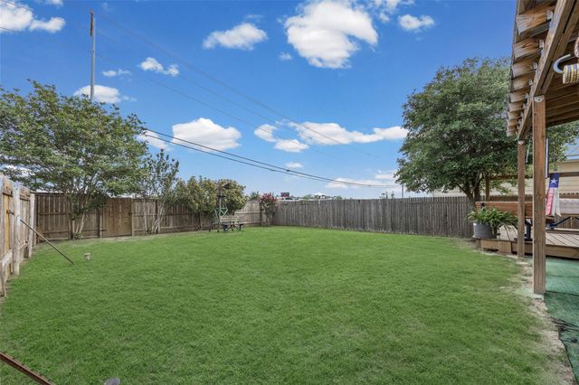 250 Twisted Oaks LN, Buda, TX 78610