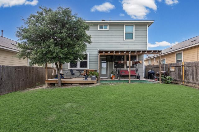250 Twisted Oaks LN, Buda, TX 78610