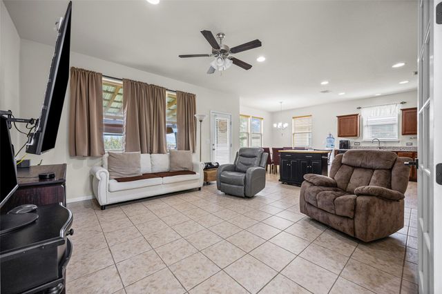 250 Twisted Oaks LN, Buda, TX 78610