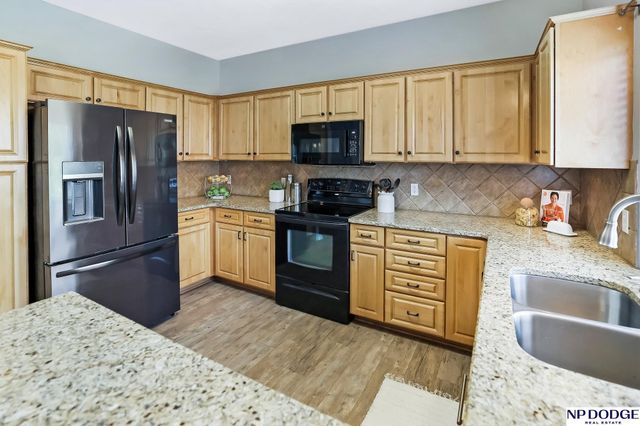 1709 Diane Street, Papillion, NE 68046