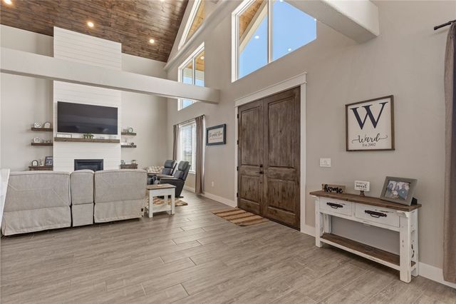 13917 HWY 82, Tahlequah, OK 74464