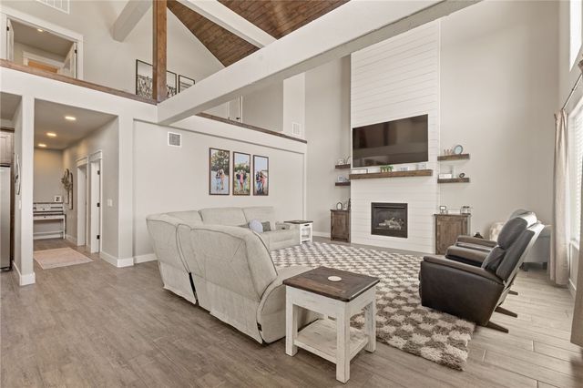 13917 HWY 82, Tahlequah, OK 74464