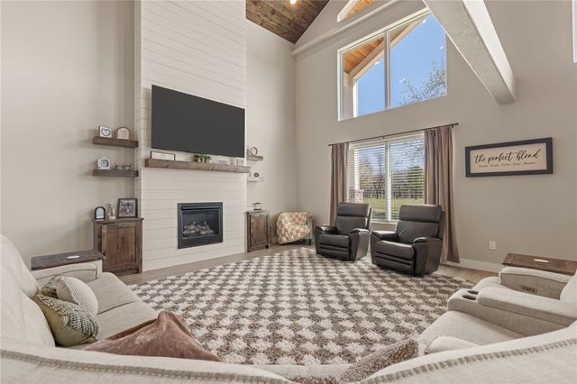 13917 HWY 82, Tahlequah, OK 74464