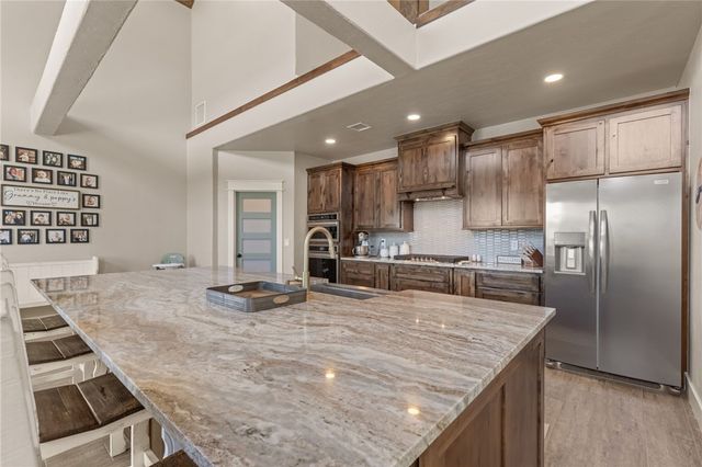 13917 HWY 82, Tahlequah, OK 74464