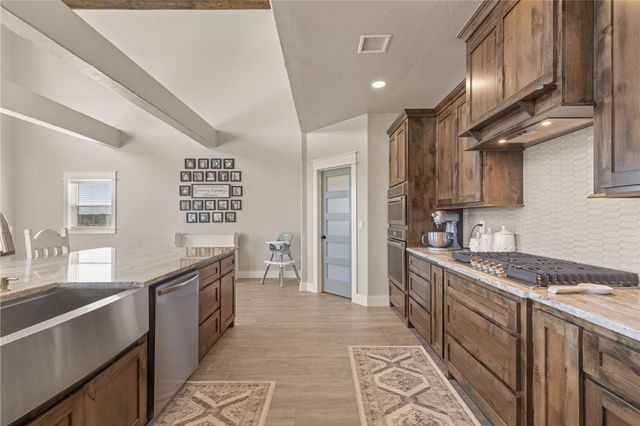 13917 HWY 82, Tahlequah, OK 74464