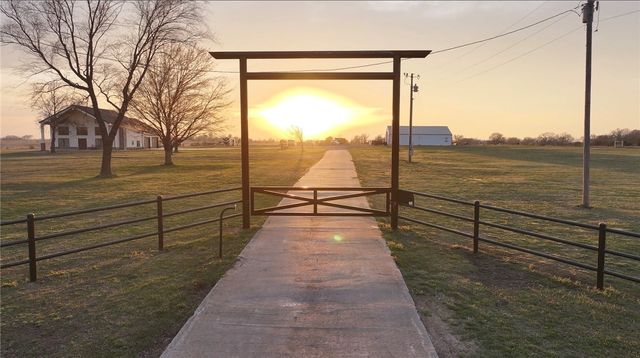 13917 HWY 82, Tahlequah, OK 74464