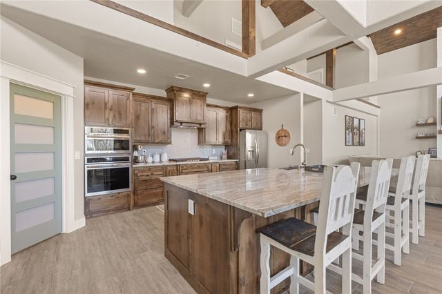 13917 HWY 82, Tahlequah, OK 74464