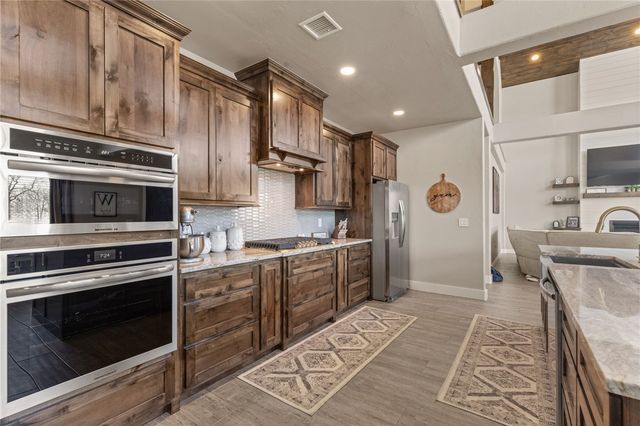 13917 HWY 82, Tahlequah, OK 74464