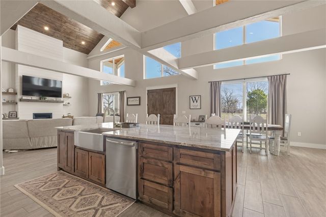 13917 HWY 82, Tahlequah, OK 74464