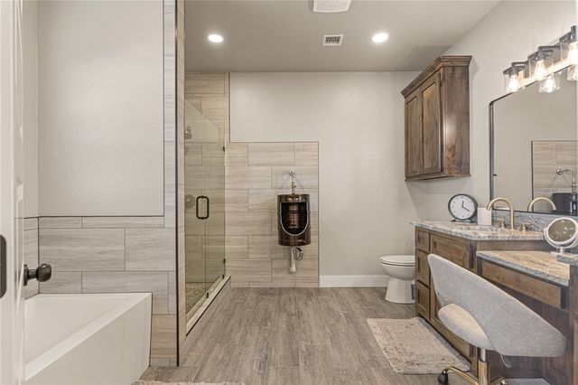 13917 HWY 82, Tahlequah, OK 74464