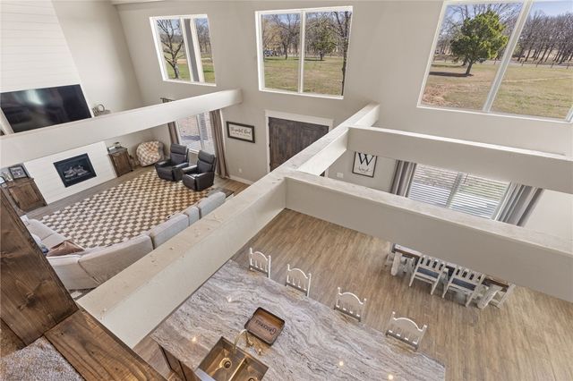 13917 HWY 82, Tahlequah, OK 74464