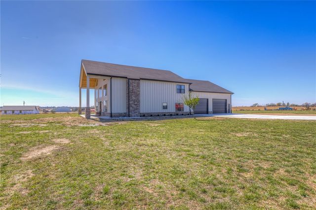 13917 HWY 82, Tahlequah, OK 74464