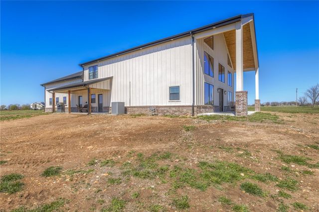 13917 HWY 82, Tahlequah, OK 74464