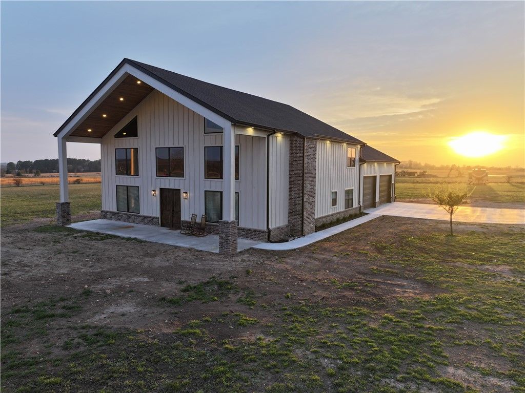 13917 HWY 82, Tahlequah, OK 74464