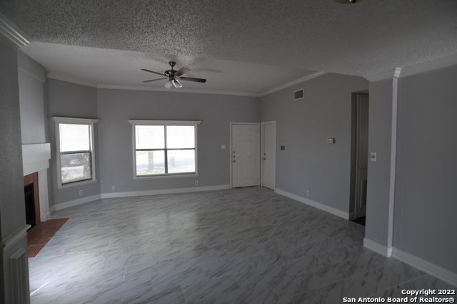 7724 SKYLINE RIDGE DR, San Antonio, TX 78239