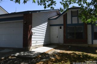7724 SKYLINE RIDGE DR, San Antonio, TX 78239