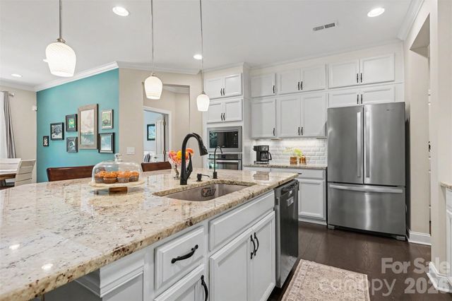 9014 Manor Oak Court, Charlotte, NC 28277