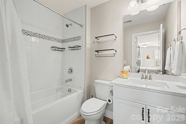 9014 Manor Oak Court, Charlotte, NC 28277