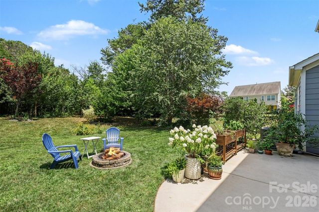 9014 Manor Oak Court, Charlotte, NC 28277