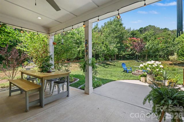 9014 Manor Oak Court, Charlotte, NC 28277
