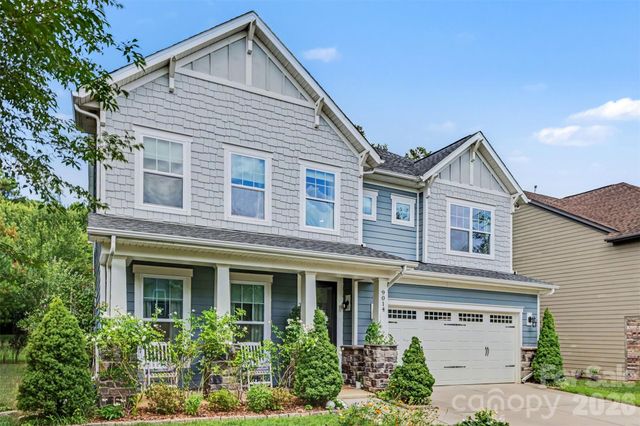 9014 Manor Oak Court, Charlotte, NC 28277