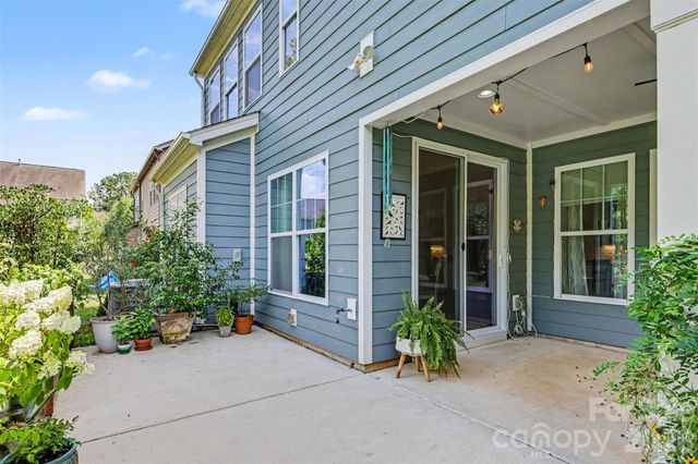 9014 Manor Oak Court, Charlotte, NC 28277