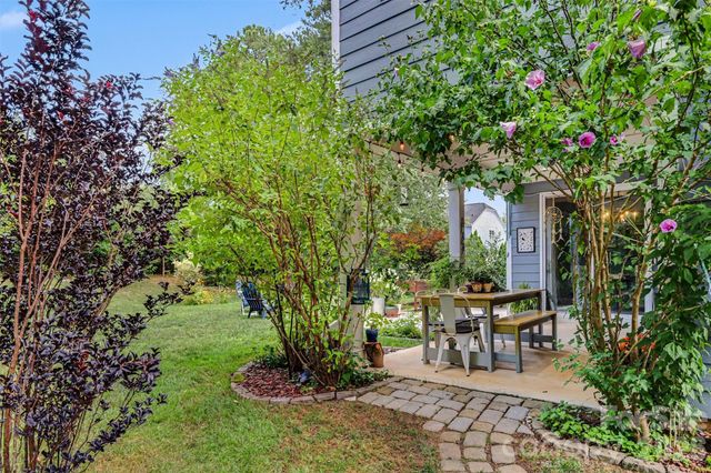9014 Manor Oak Court, Charlotte, NC 28277