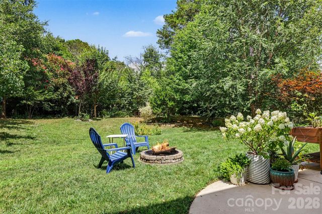 9014 Manor Oak Court, Charlotte, NC 28277