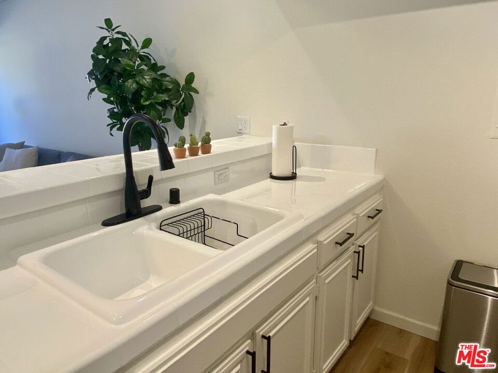 Image 11 of property listing at 1655 E Palm Canyon Drive 318, Palm Springs, CA 92264