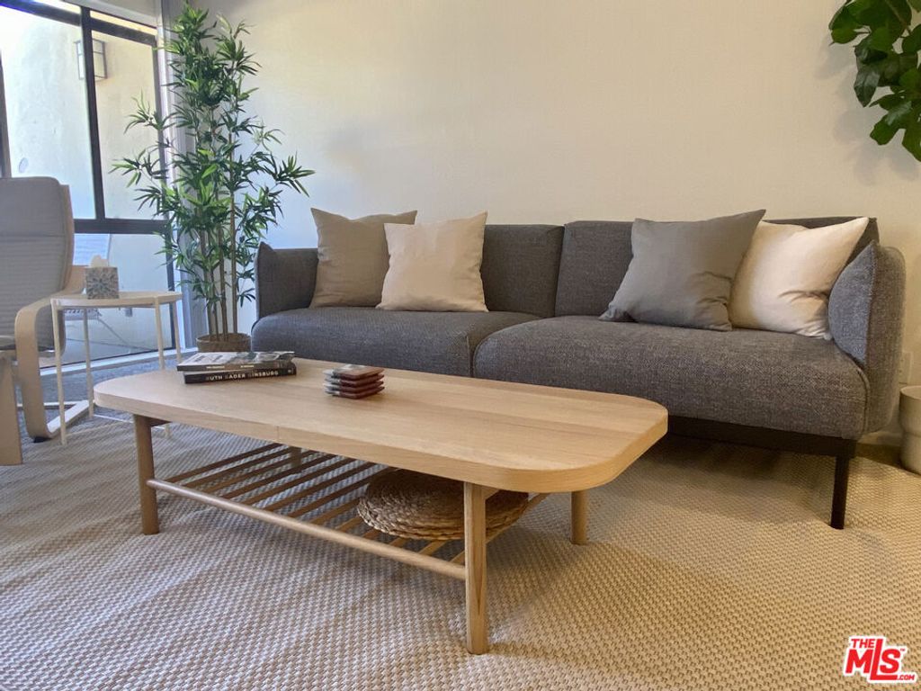 Image 3 of property listing at 1655 E Palm Canyon Drive 318, Palm Springs, CA 92264