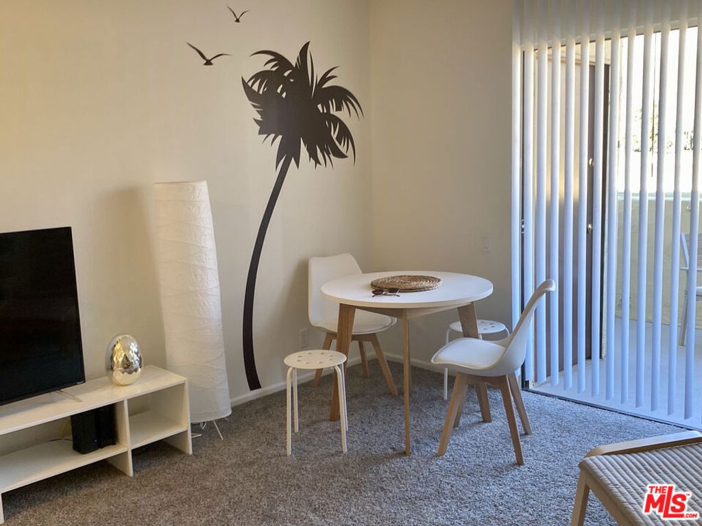 Image 5 of property listing at 1655 E Palm Canyon Drive 318, Palm Springs, CA 92264