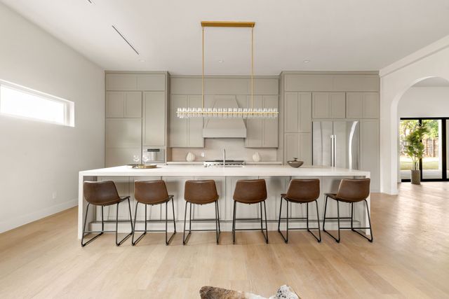 5525 Charlestown Drive, Dallas, TX 75230