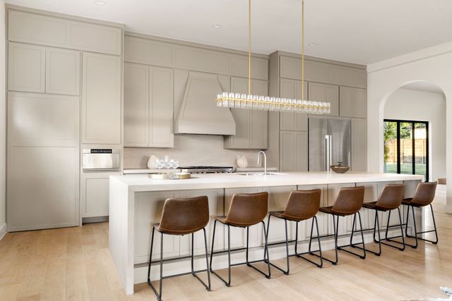 5525 Charlestown Drive, Dallas, TX 75230