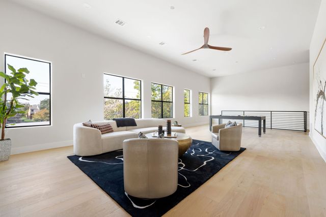 5525 Charlestown Drive, Dallas, TX 75230