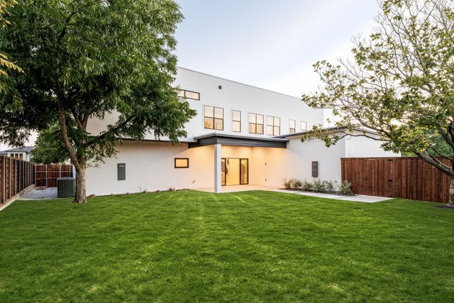 5525 Charlestown Drive, Dallas, TX 75230