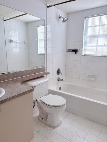 711 SW 111th Way 202, Pembroke Pines, FL 33025