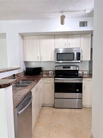 711 SW 111th Way 202, Pembroke Pines, FL 33025