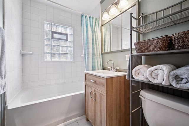 3913 30th Street, Des Moines, IA 50310