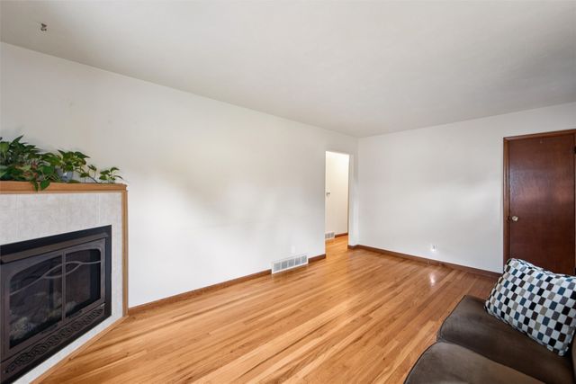 3913 30th Street, Des Moines, IA 50310