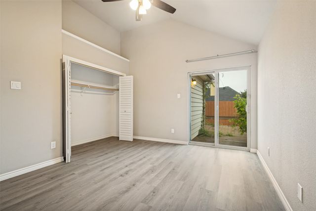 945 Ramblewood Drive, Lewisville, TX 75067